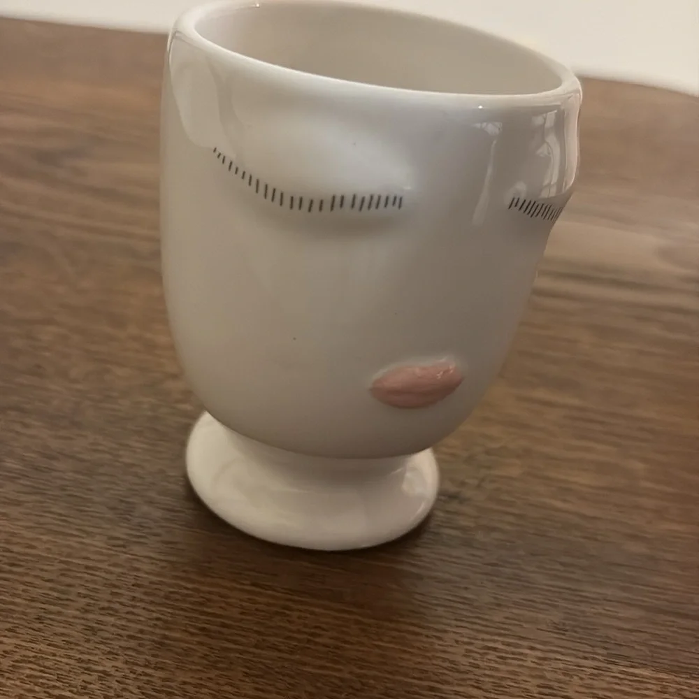 White Ceramic Face Planter - Picture 2 of 2